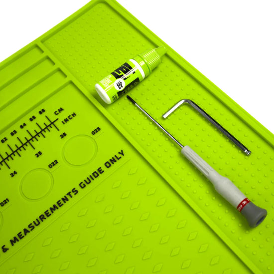 MATSM7113400 Planet Eclipse XL Magnetic Tech Mat Green